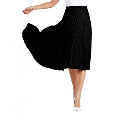 Black pleat skirt in clever fabric